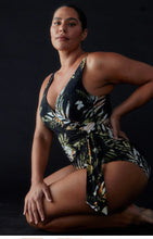 Load image into Gallery viewer, Neo Du Palmis Hayes D / DD Cup Underwire One Piece