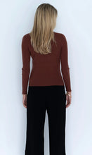 Load image into Gallery viewer, MERINO SKIVVY - RUST