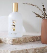 Load image into Gallery viewer, Sweet Dewberry & Clove Roomspray