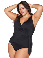 Load image into Gallery viewer, Hues Hayes UW onepiece