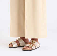 Load image into Gallery viewer, Sydney Cushion Buckle- Graceful Taupe