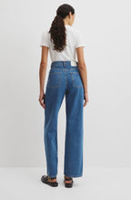 Load image into Gallery viewer, Country Road straight leg Jean