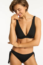 Load image into Gallery viewer, Essentials Longline Underwire Bra black