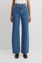 Load image into Gallery viewer, Country Road straight leg Jean