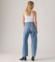 Load image into Gallery viewer, Levi’s Cinch Barrel Jeans