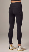 Load image into Gallery viewer, Flex peach pocket leggings 28 - black