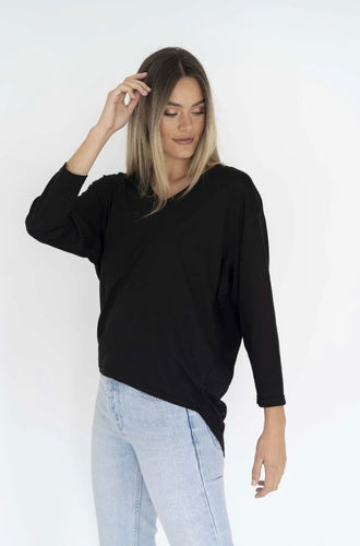 DELILAH DRAPE BLACK TEE
