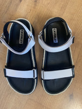 Load image into Gallery viewer, FATE SANDAL- white